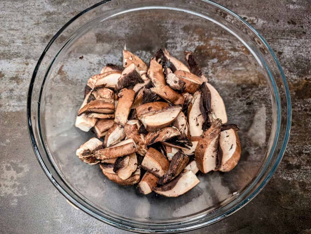 Bulgogi, step 1, add sliced mushrooms