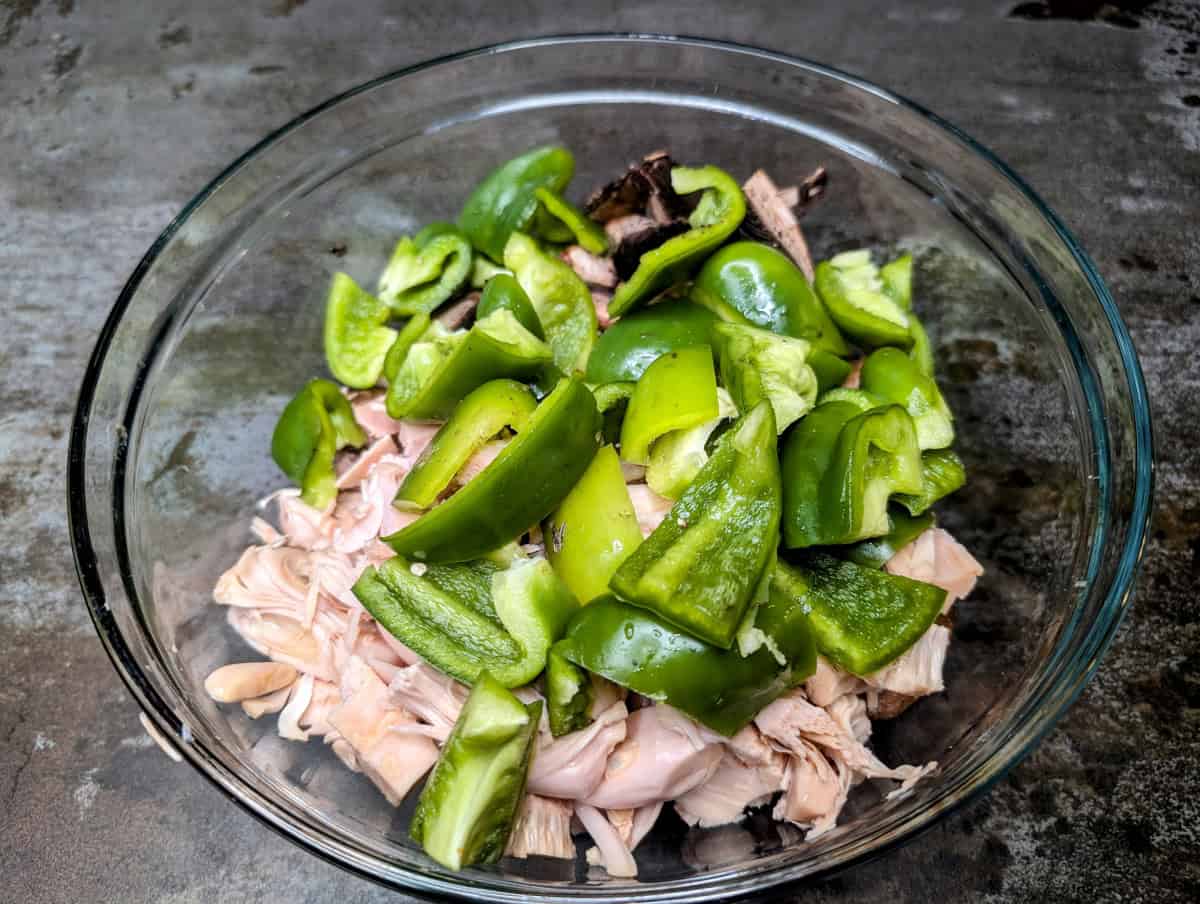 Bulgogi step 3, add chopped green pepper to the bowl