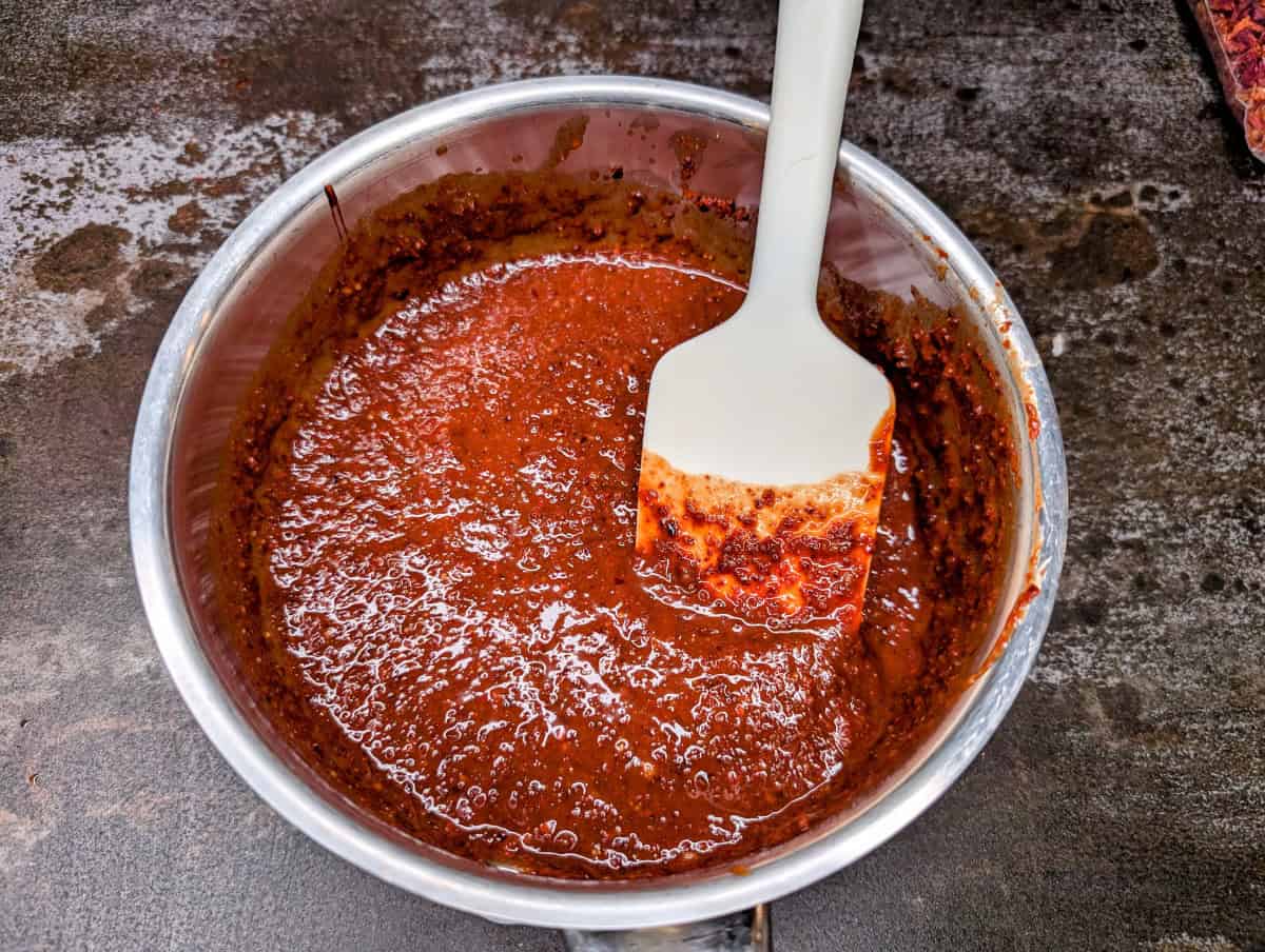 Gochujang sauce, step 5 bring the contents of the saucepan to a boil.