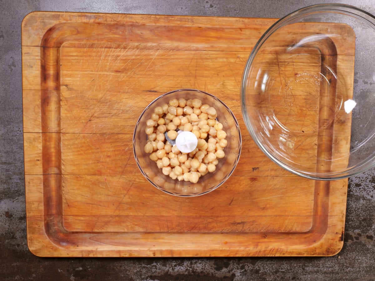 chickpeas in a food processor