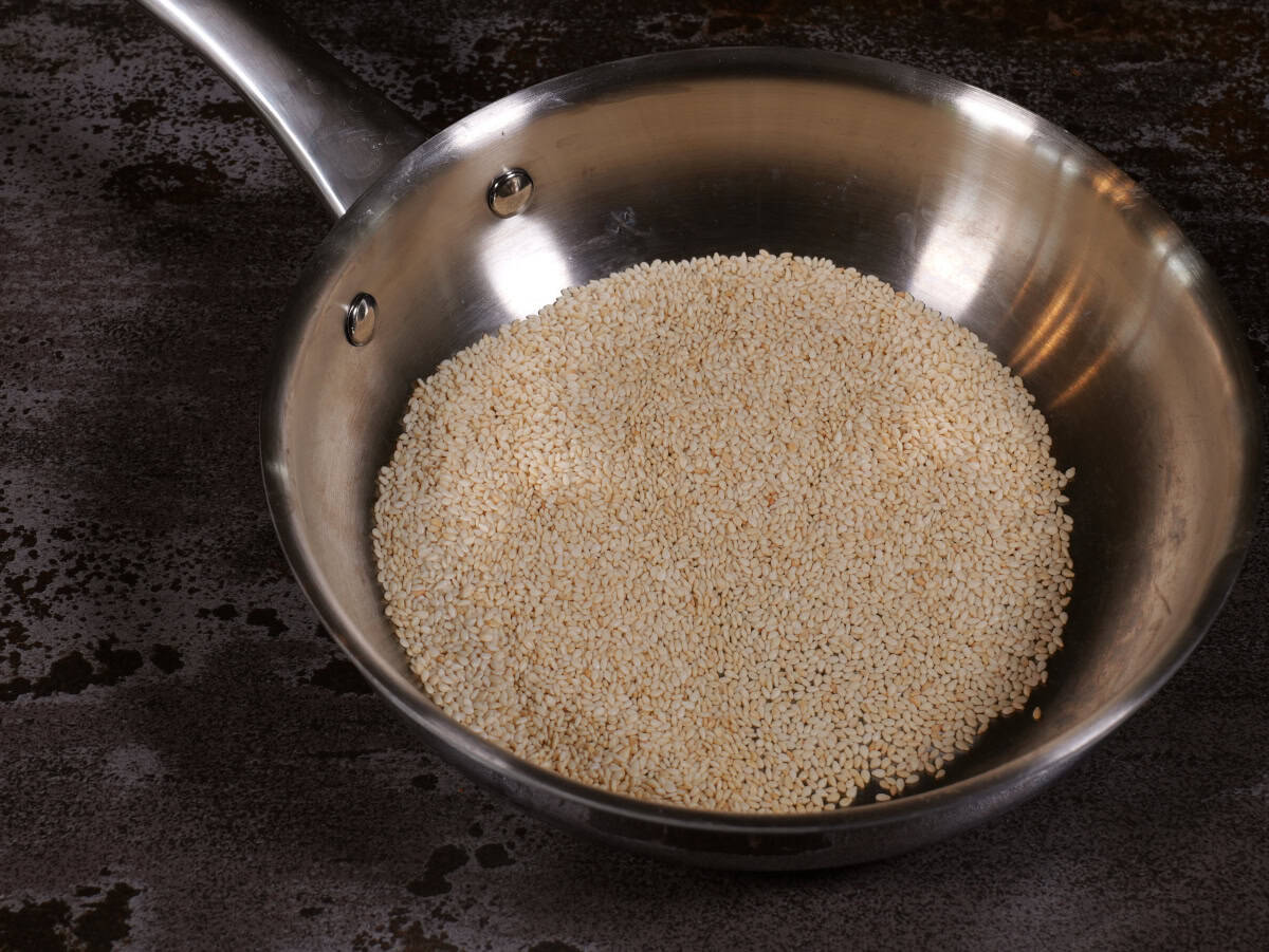 Step 4, za'atar seasoning mix. Remove sesame seeds from heat when browned.